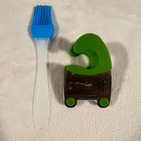 Trudeau Stainless steel Spoon Holder + Basting Brush Set - Picture 1 of 8